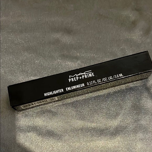 MAC prep and prime highlighter - Picture 1 of 3